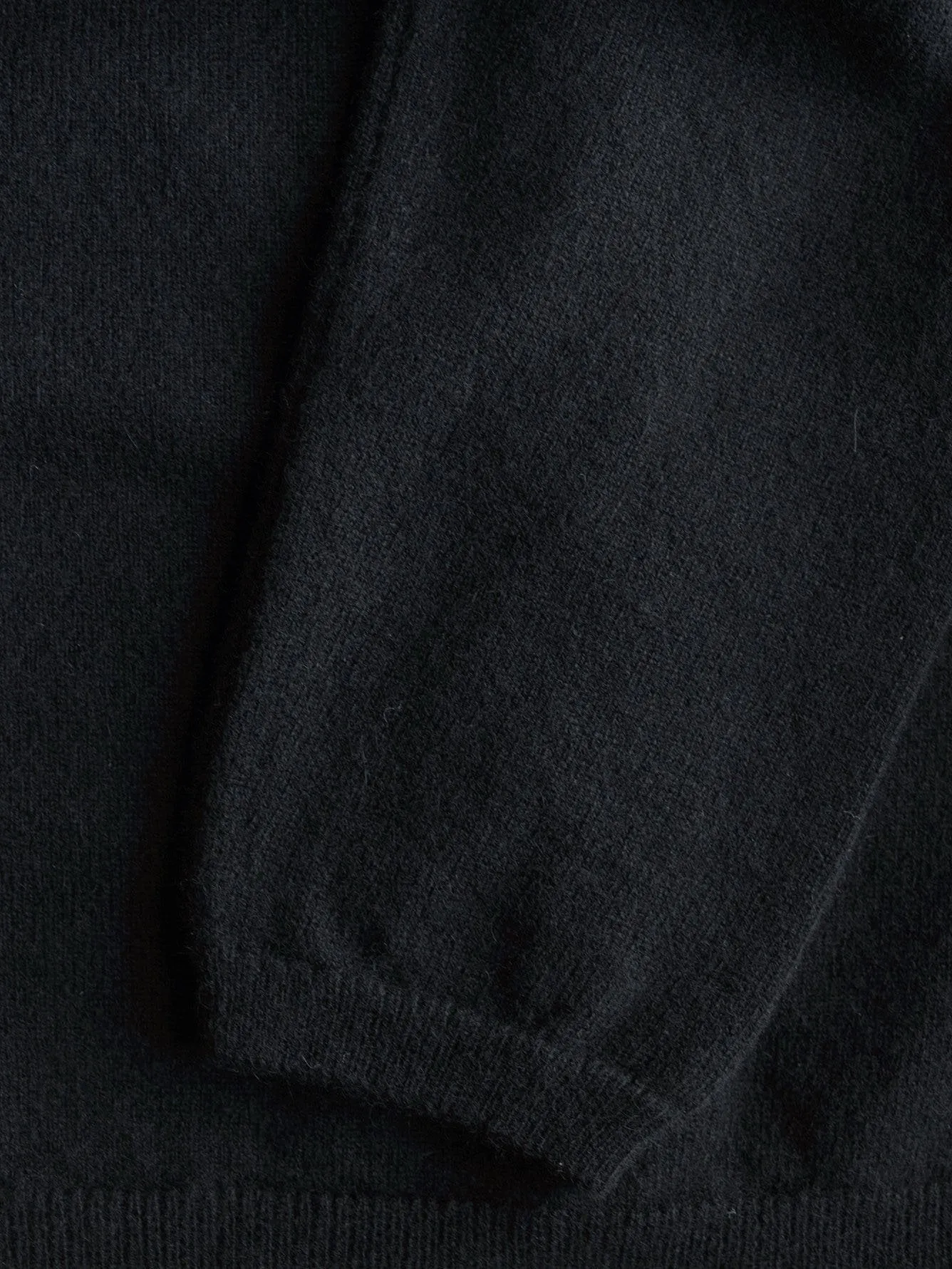 Cambric  Cashmere Vee Neck 1 Ply