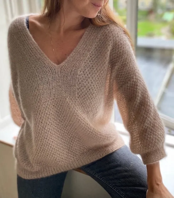 Fungus Sweater V-neck fra Refined Knitwear, strikkeopskrift