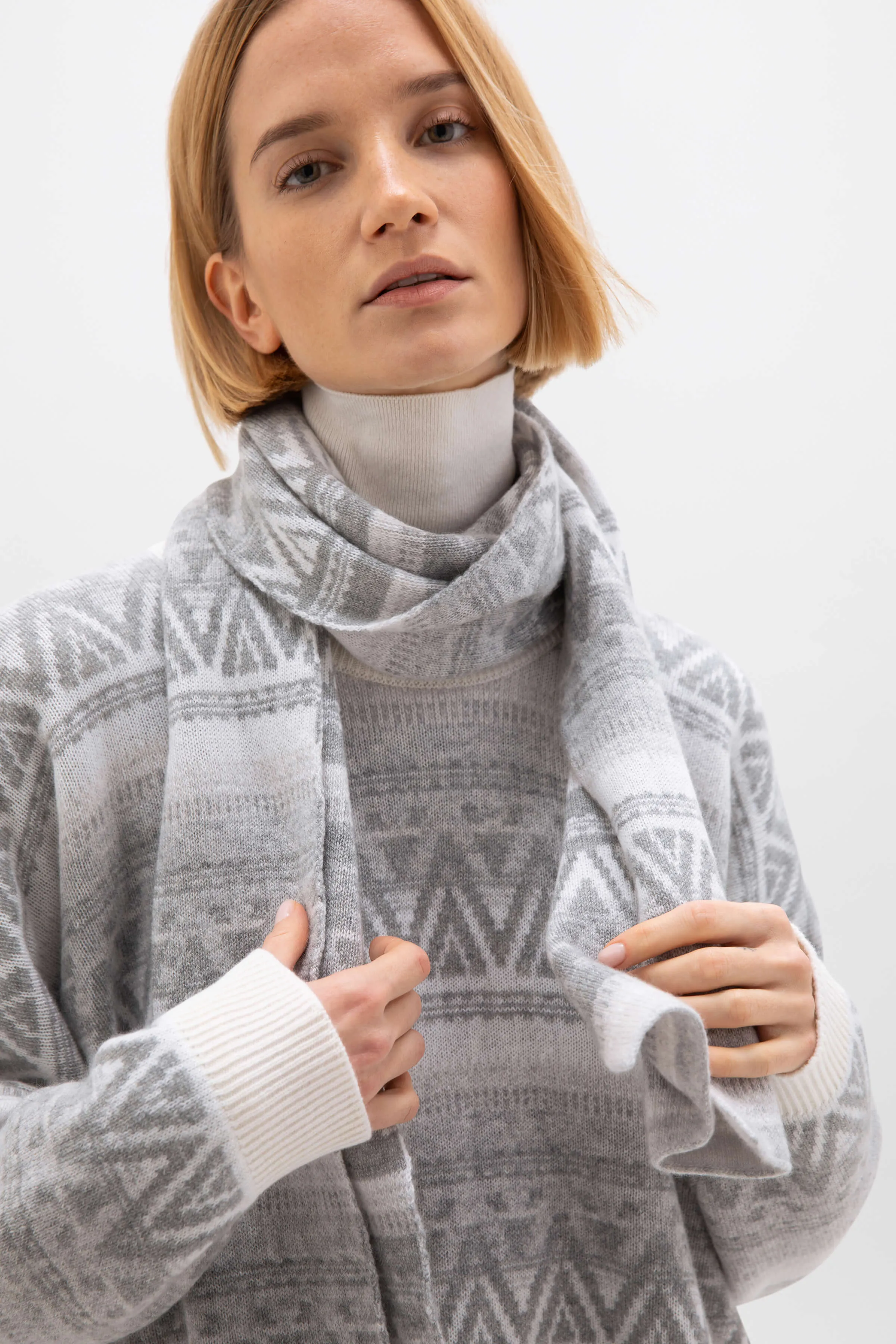 Graphic Jacquard Cashmere Scarf