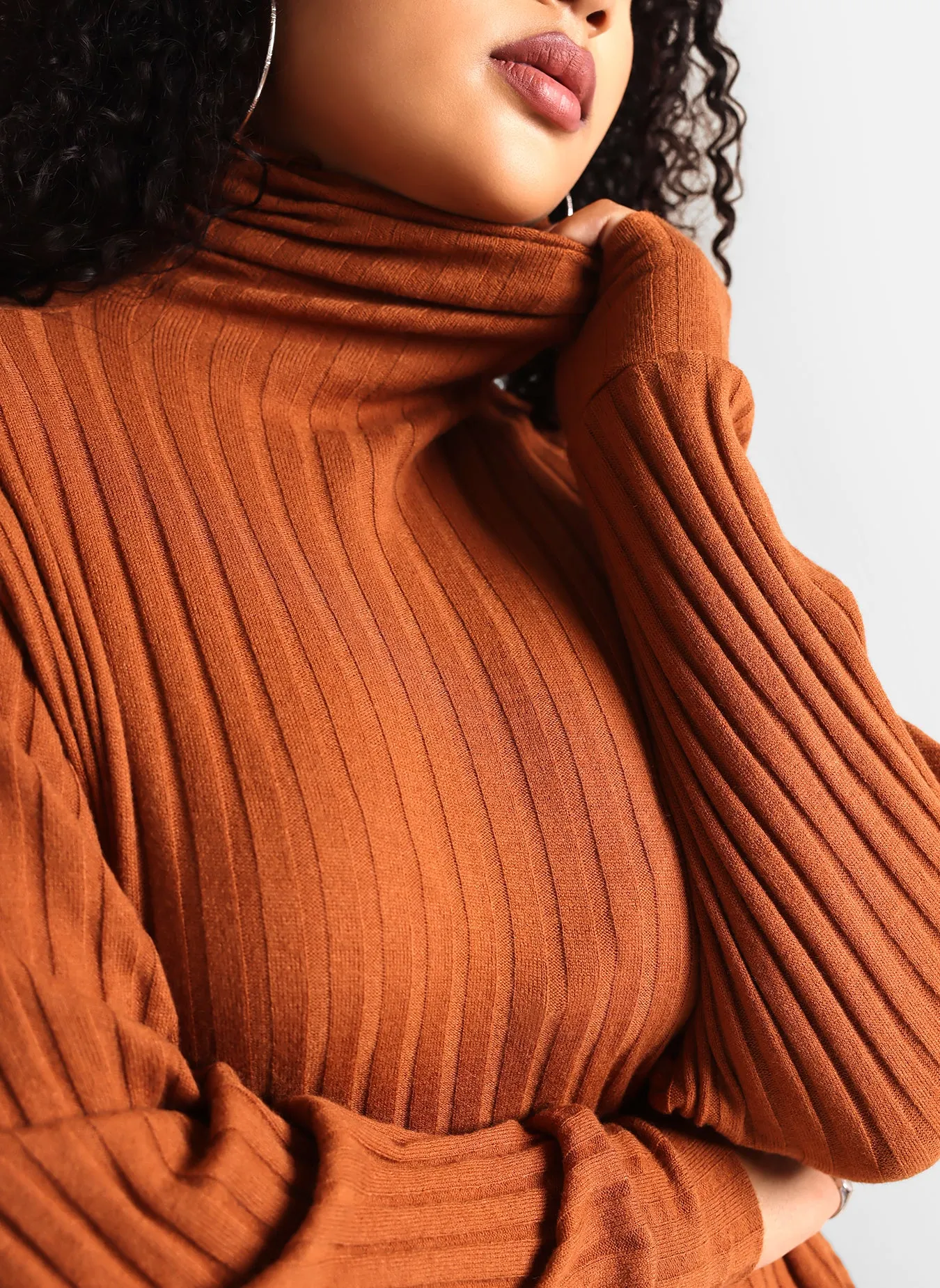 Idina Ribbed Knit Oversized Turtleneck Top - Chestnut