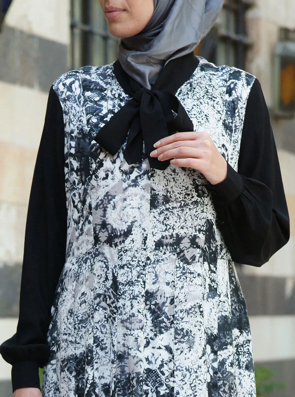 Neck Tie Printed Abaya