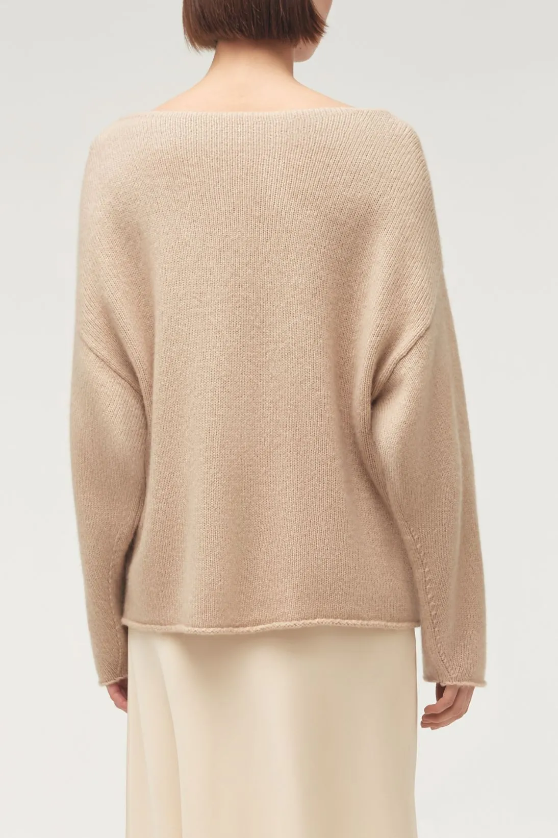 RELAXED SOFT NECK SWEATER