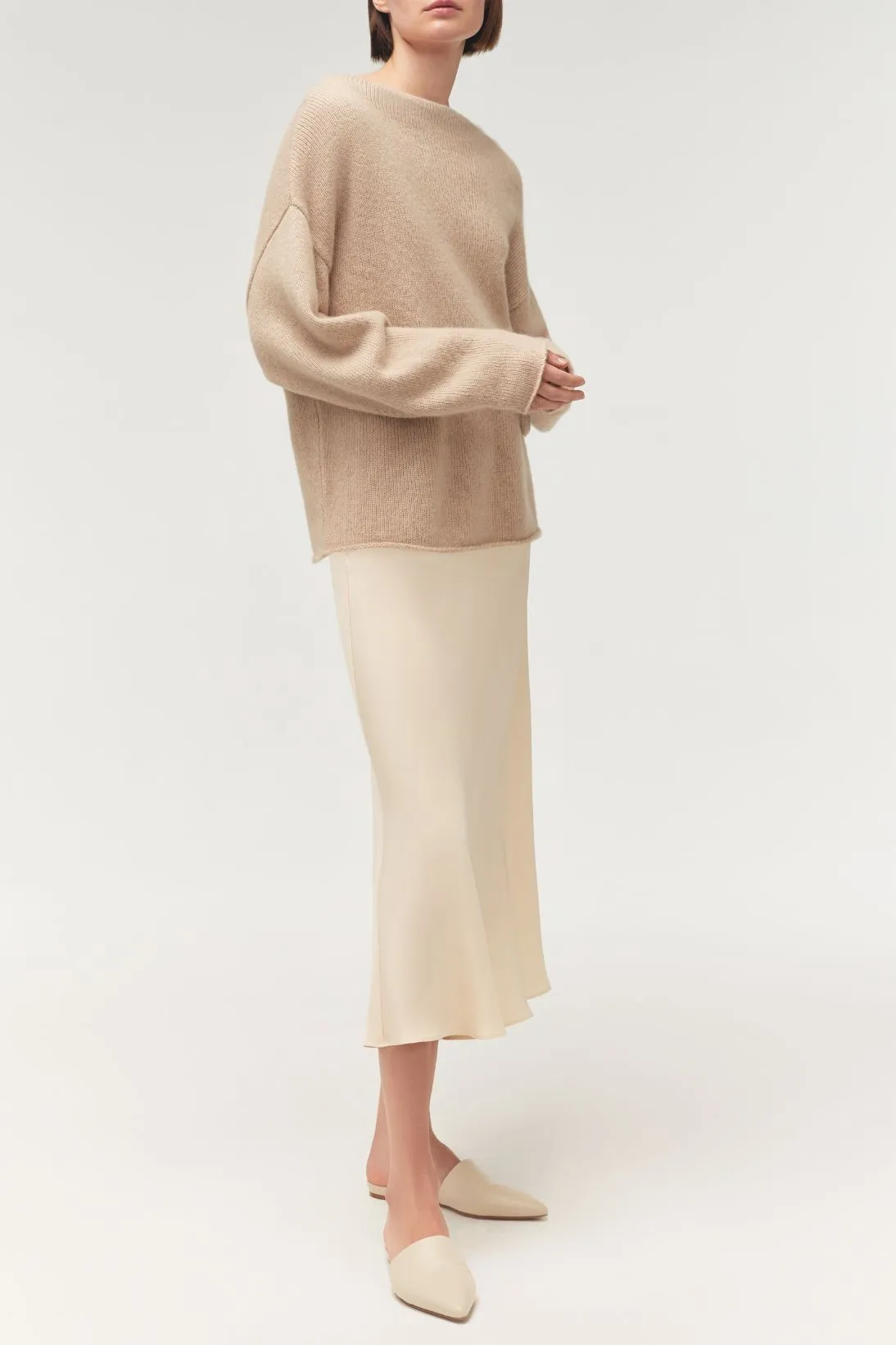 RELAXED SOFT NECK SWEATER