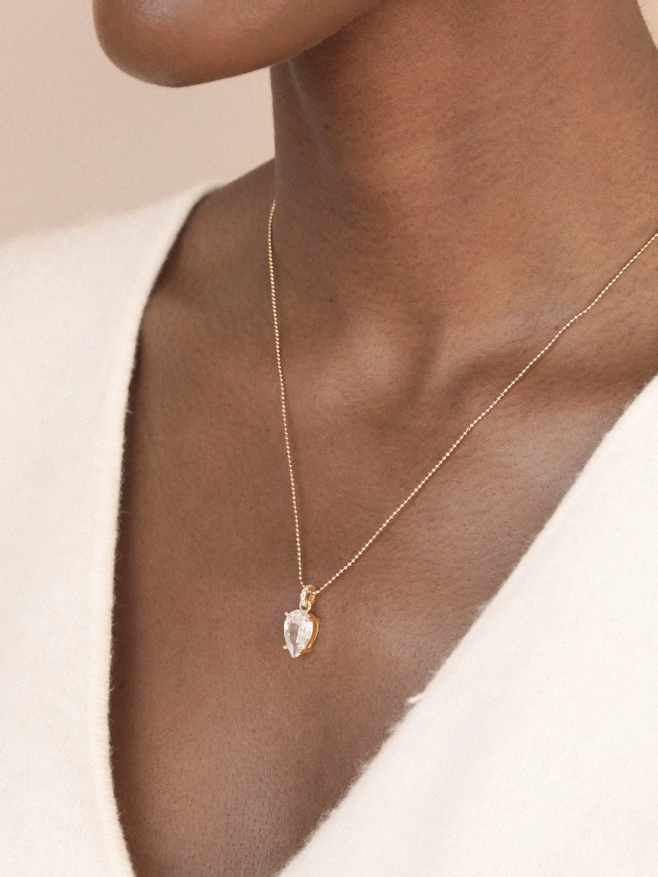 Thin and Delicate Crystal Pendant Necklace